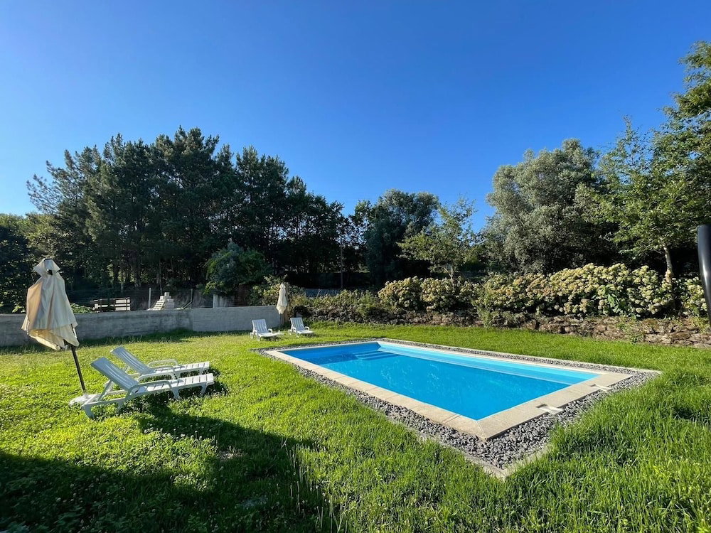 Hotel 3-Bed - Sleeps 6 - Private Pool - Aircon - Pets