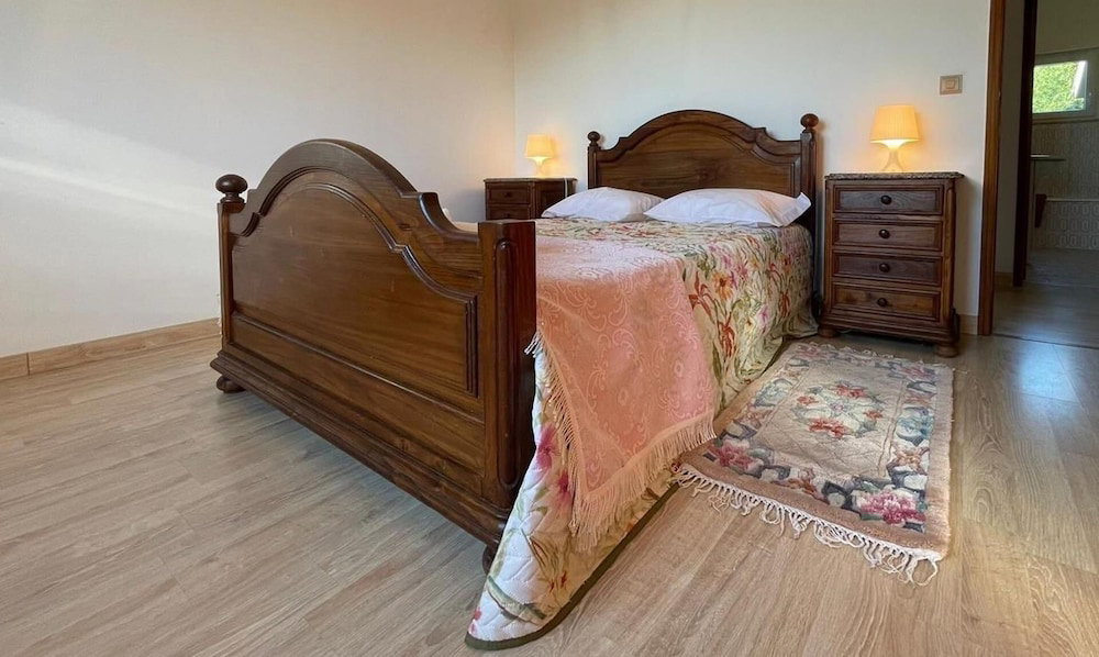 3-Bed - Sleeps 6 - Private Pool - Aircon - Pets