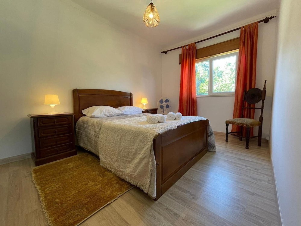 3-Bed - Sleeps 6 - Private Pool - Aircon - Pets