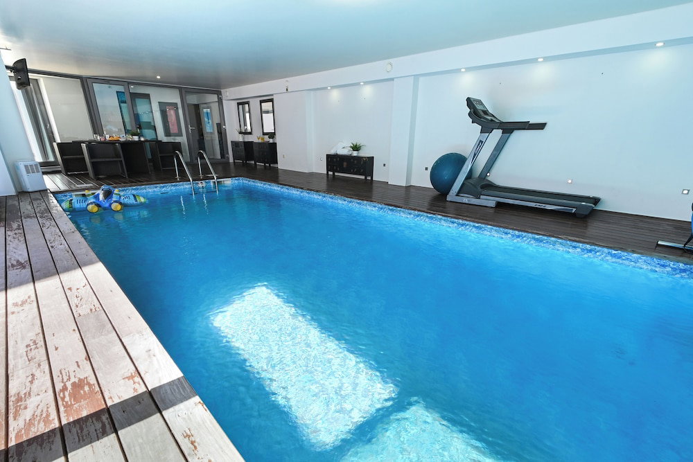Hotel Luxury House By On Apartments