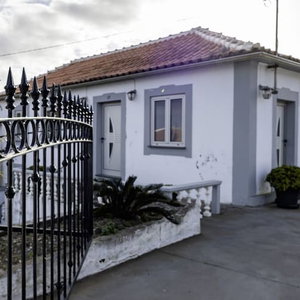 Sejur Sunset Pool House In Feteira vacanta Angra do Heroismo