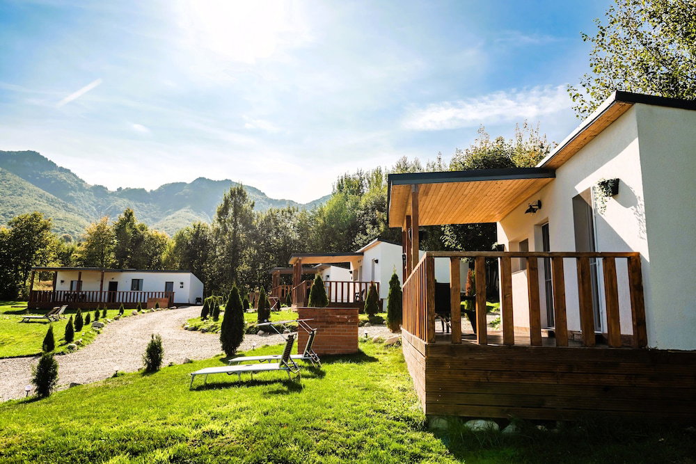 Hotel Rai Lodges