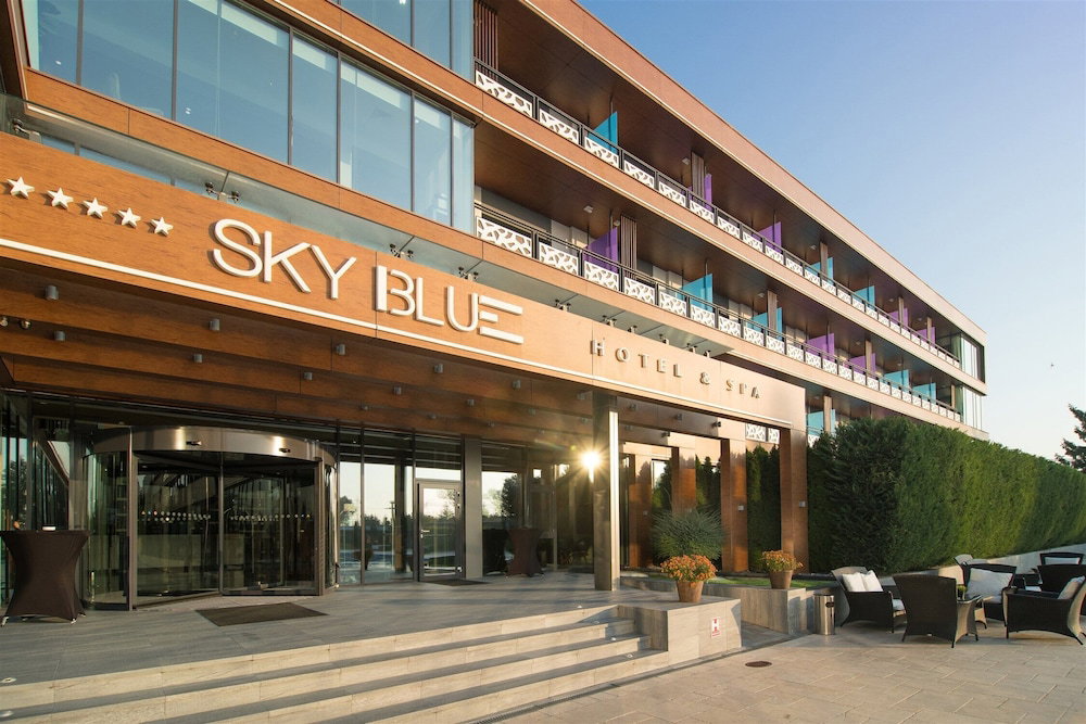 Hotel Sky Blue Hotel & Spa