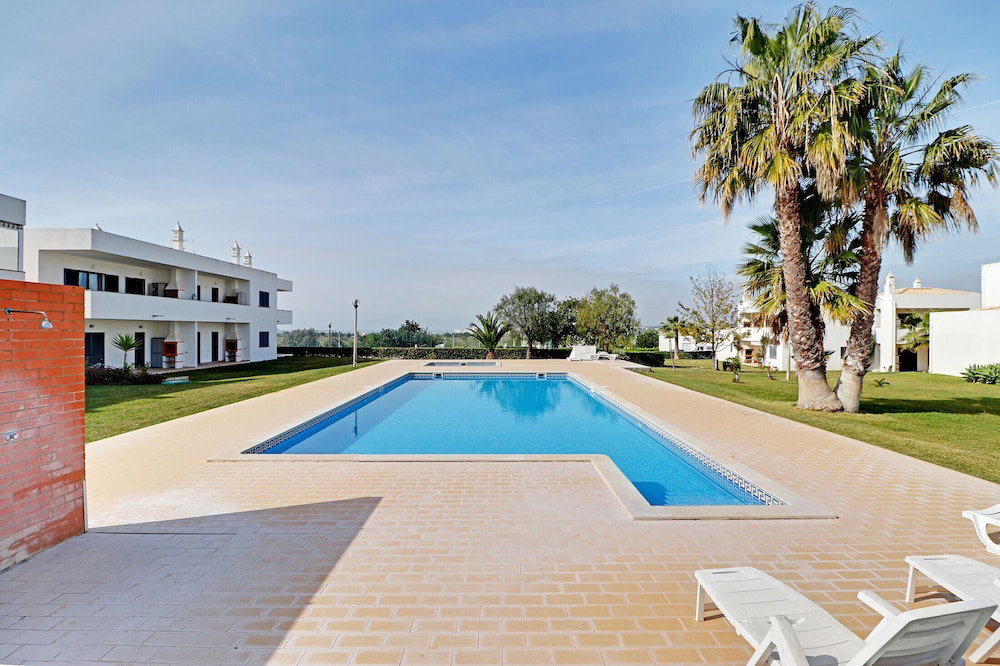 Hotel Pera Sea View With Pool By Homing
