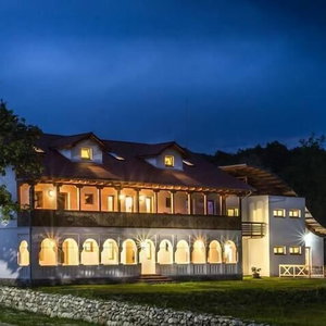 Hotel Hanul Vatra cazare Costesti