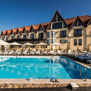 Hotel Conacul Archia cazare Cristur