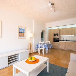 Sejur Apt Ruca Centrally Located Modernized Loft With C vacanta Porches