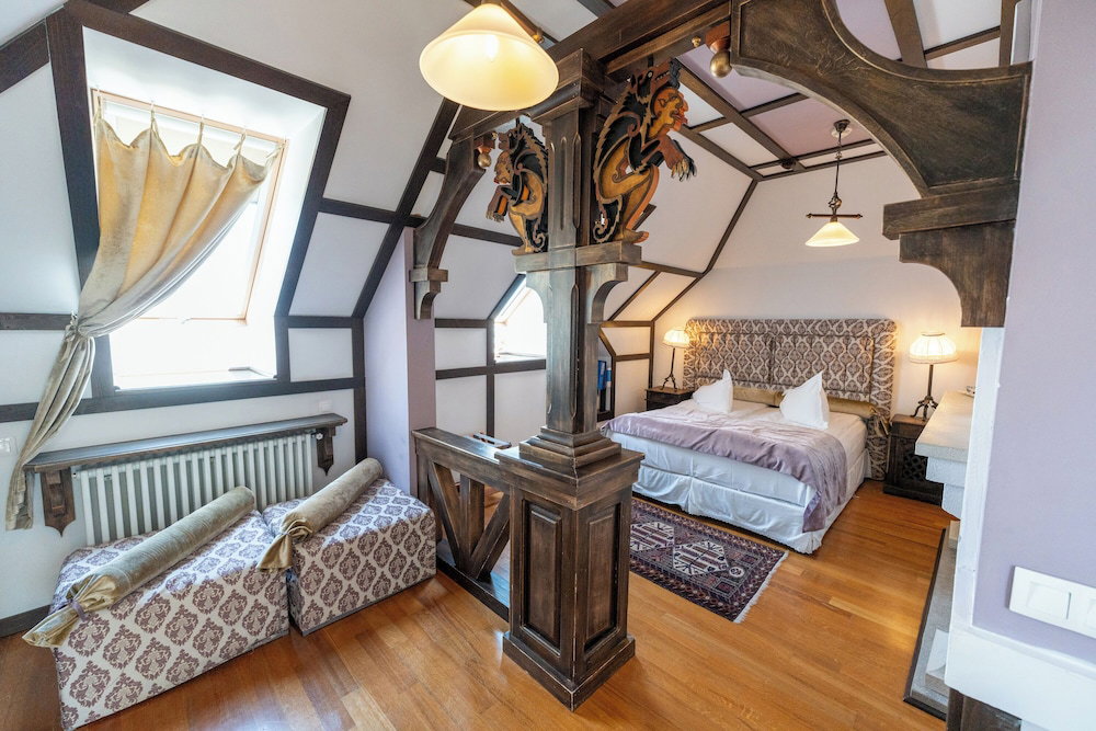 Casa Din Bran-Inn Center