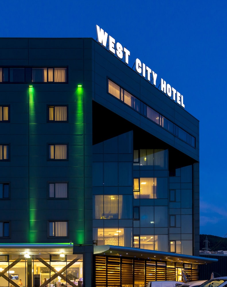 Hotel West City Hotel