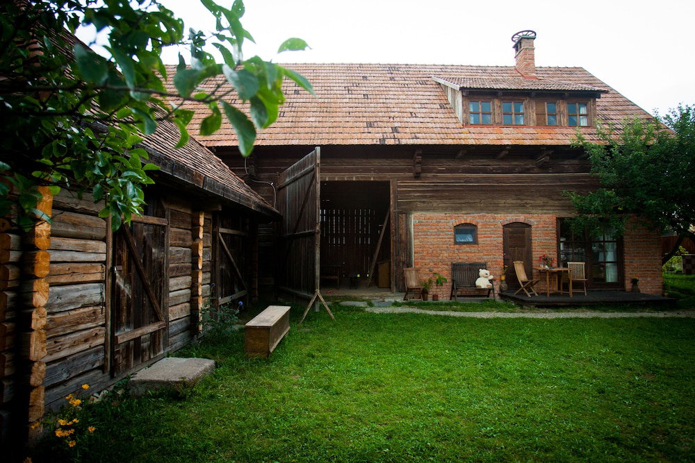 Hotel Barn Guesthouse Csíkdelne