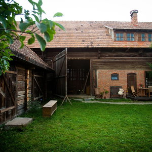 Hotel Barn Guesthouse Csíkdelne cazare Pauleni-Ciuc