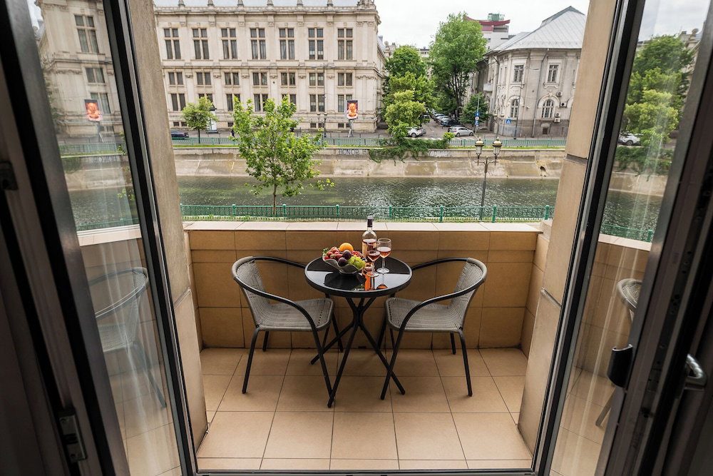 Aiastay Bucharest River Apartments