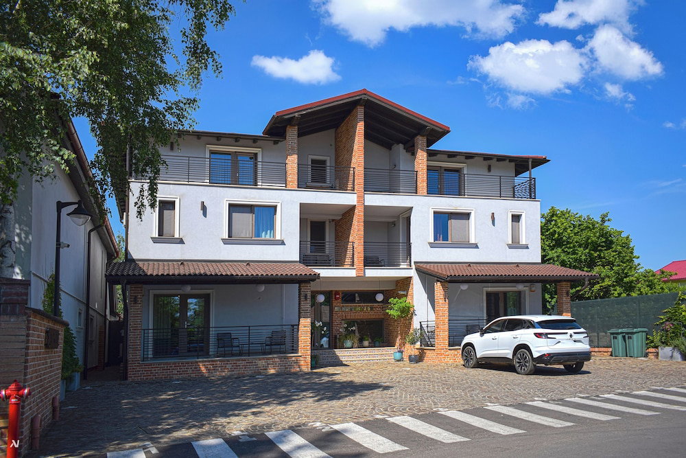 Hotel First Apartments