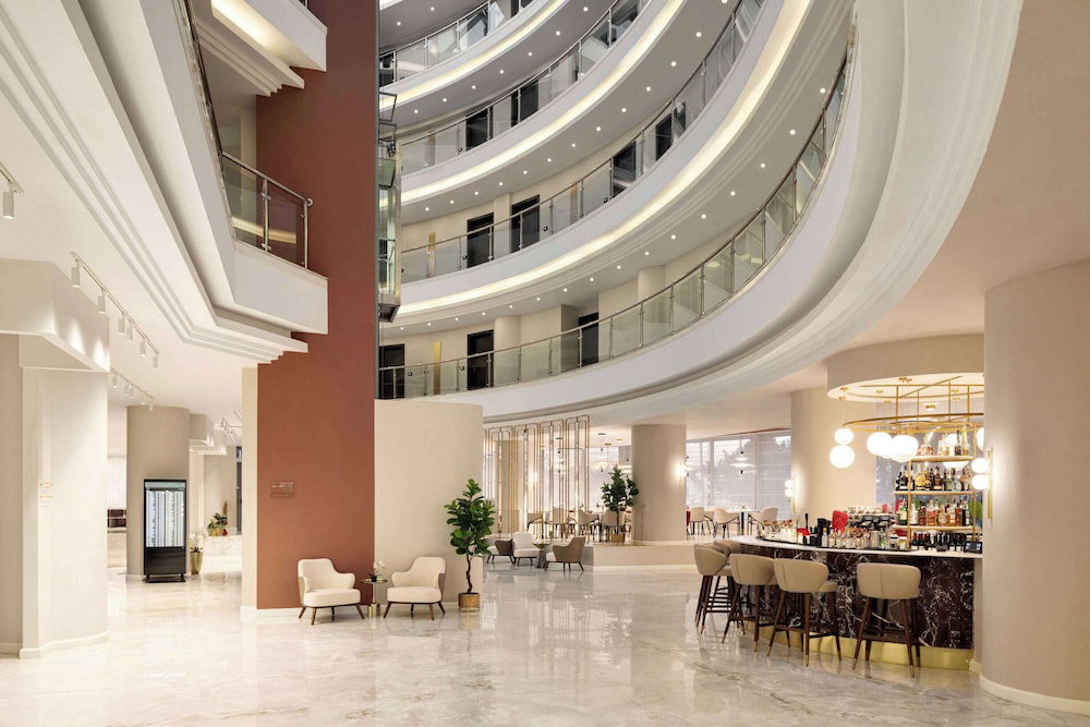 Hotel Ramada By Wyndham Bucharest Otopeni Airport