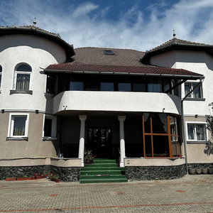 Hotel Crown Royal Apartments cazare Alba Iulia