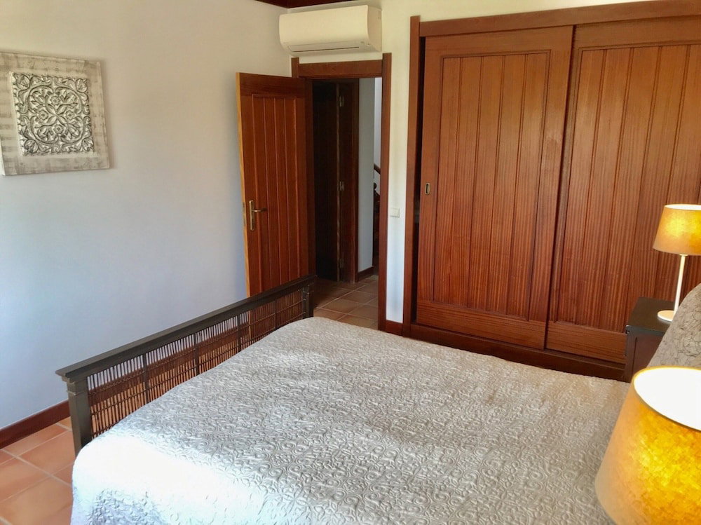 Beachside Family Stay In Benagil