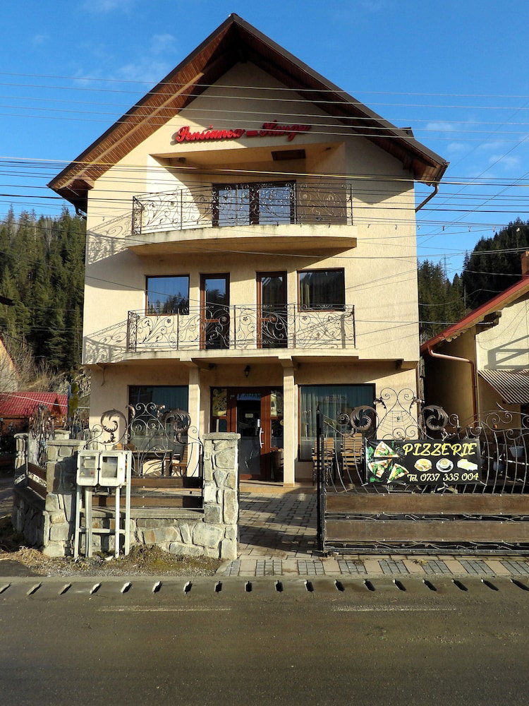 Hotel Pensiunea Pizza House