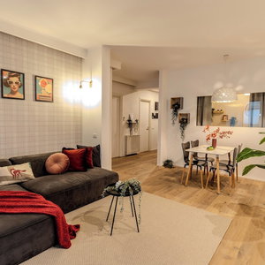 Hotel Comfortable Apartments In Baneasa cazare Rosu