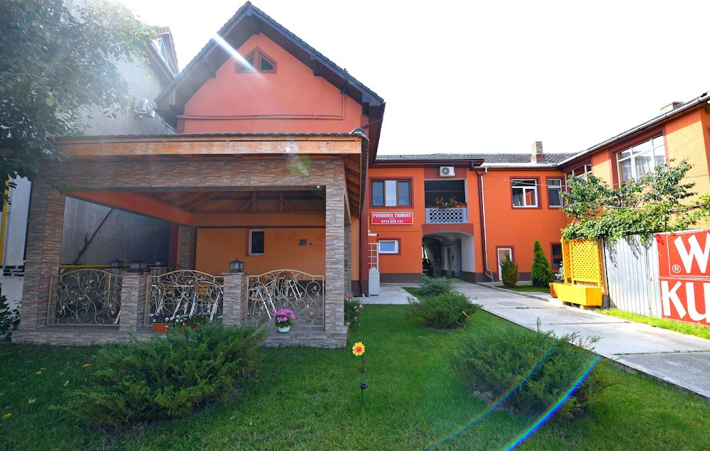 Hotel Pensiunea Trident