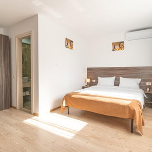 Hotel Bliss Inn Tunari cazare Tunari