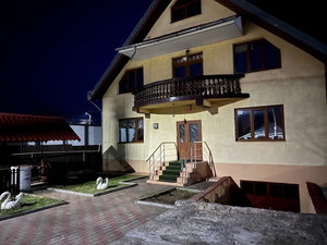 Hotel Roman Villa, Sleeps 8 With Parking And Garden cazare Roman