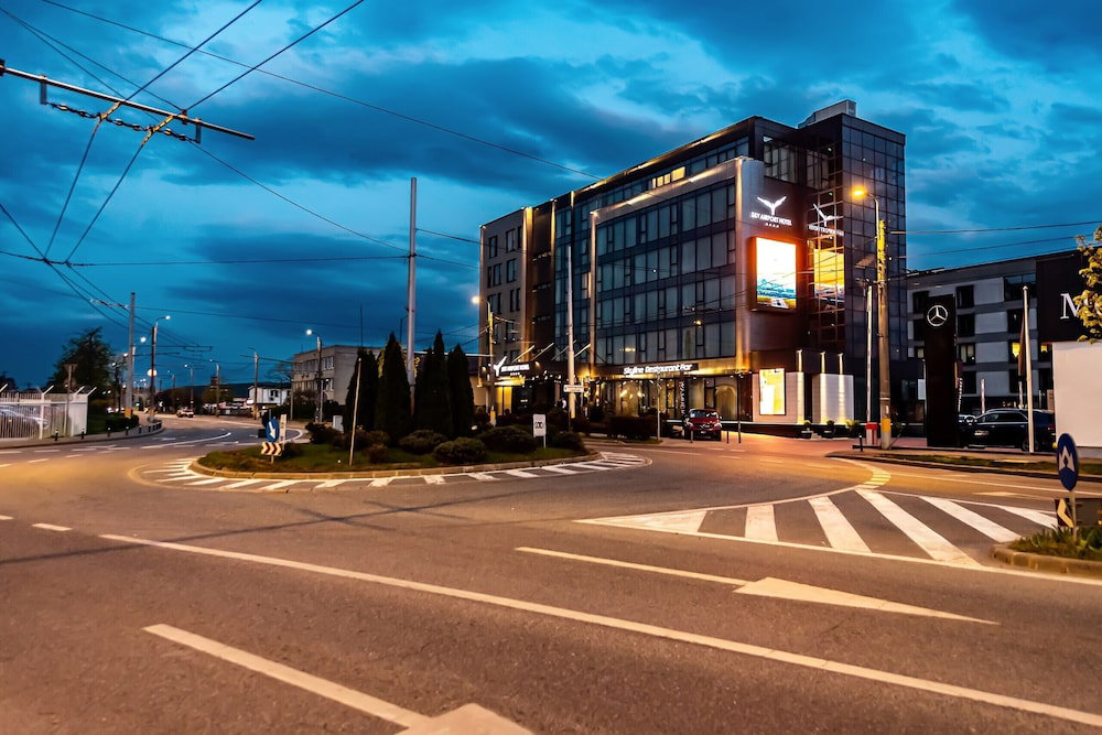Hotel Sky Airport Hotel