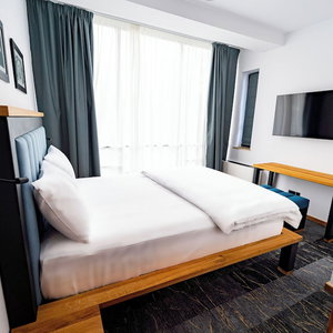 Hotel How Boutique And Hotel cazare Vultureni