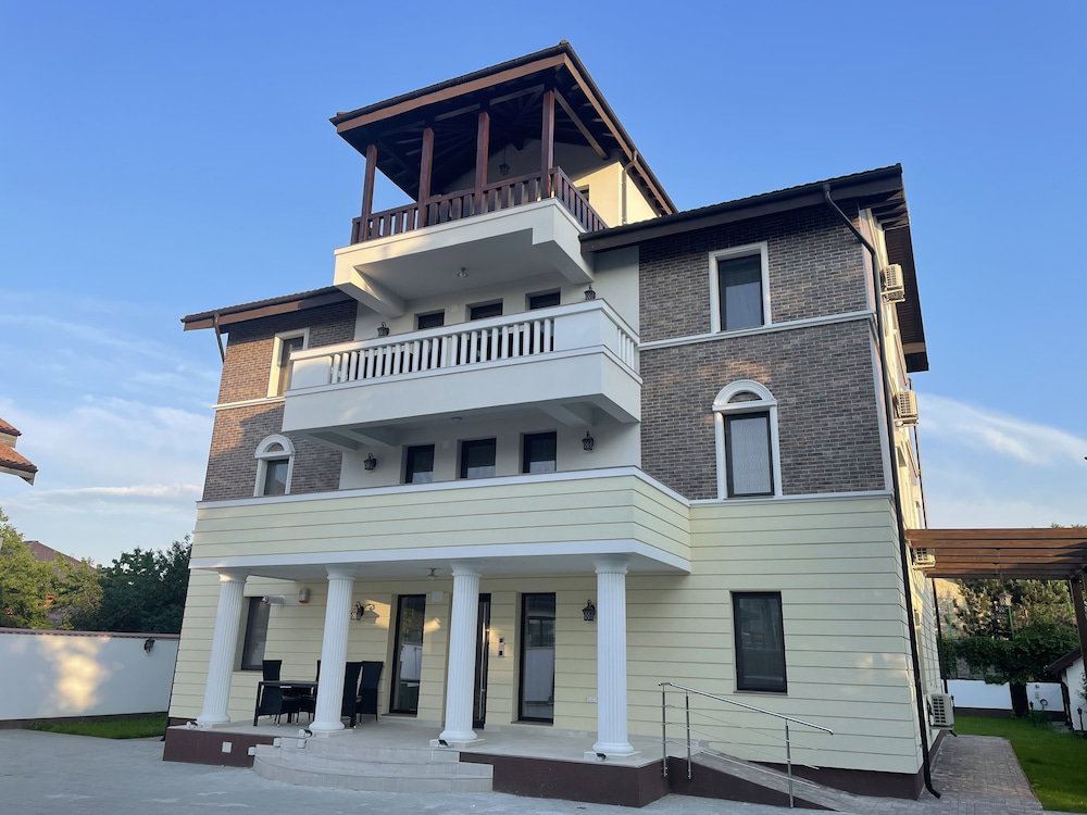 Hotel Iarca Inn
