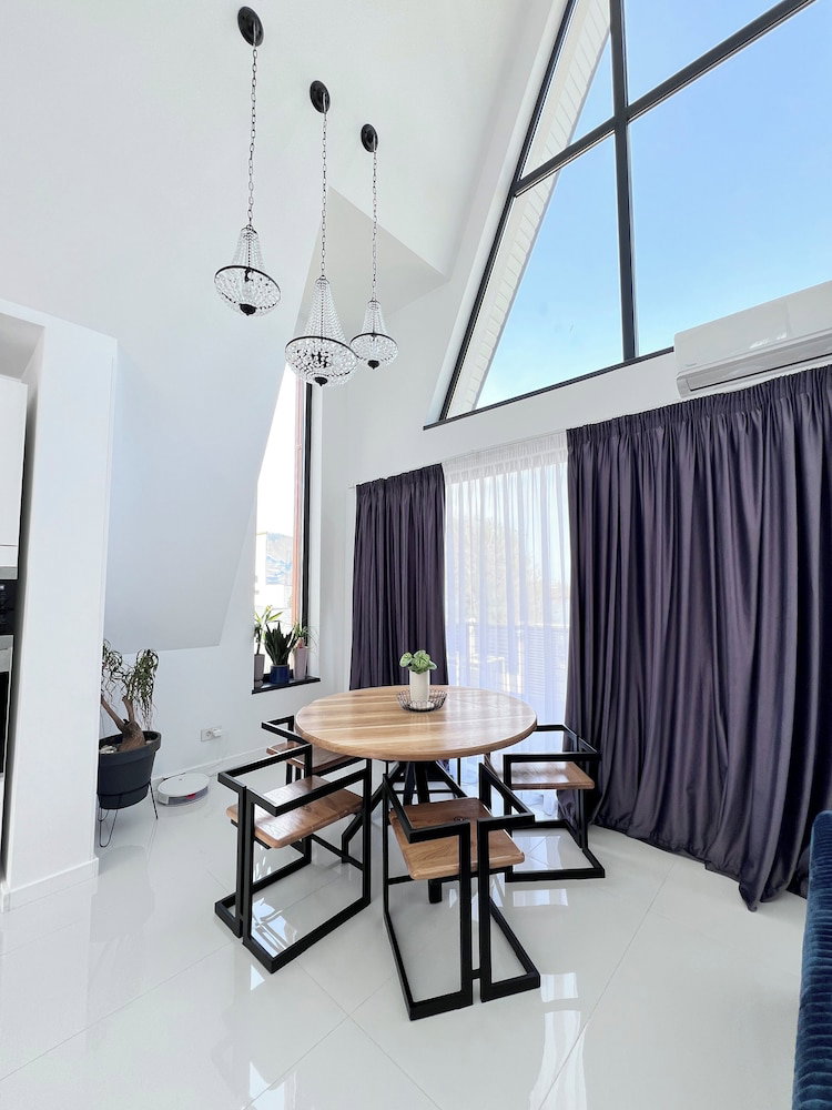 Agrey Frame Residence Villas