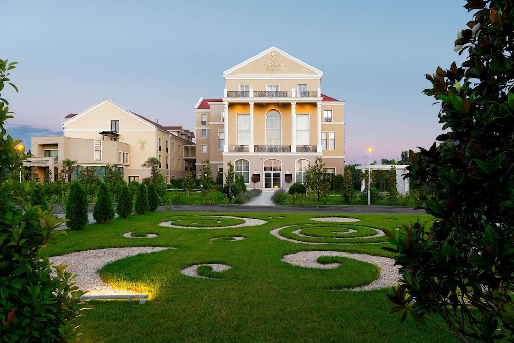 Hotel Tresor Le Palais Timisoara, Curio Collection By Hilton
