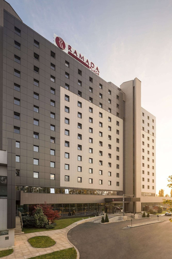 Hotel Ramada Plaza By Wyndham Bucharest Convention Center