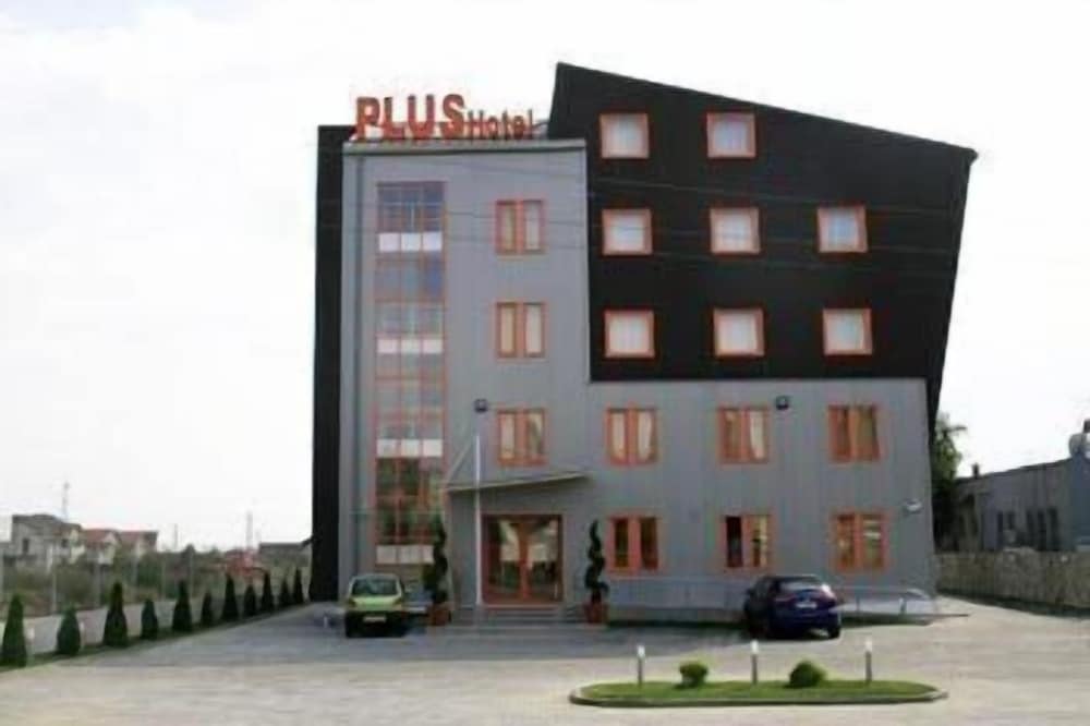 Hotel Plus Hotel