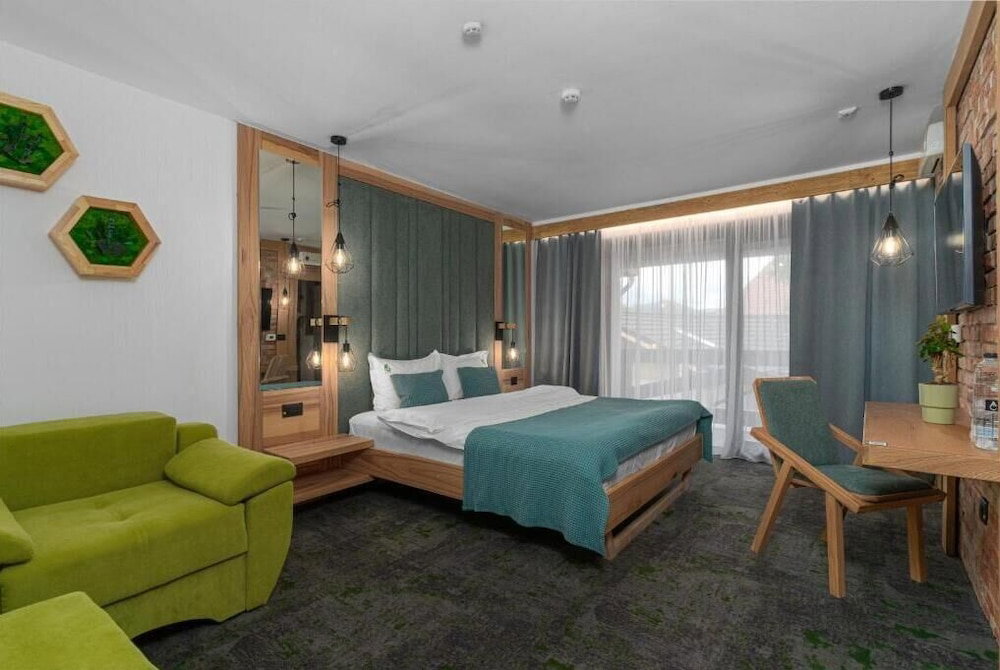 Forest Green & Spa