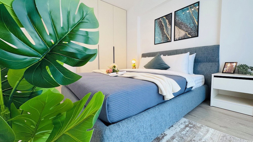Crystal North Apartments Deluxe Comfort