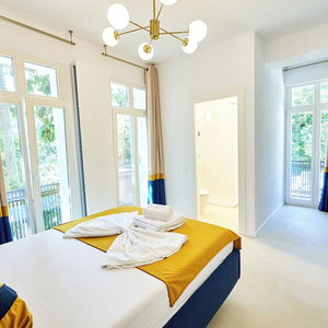 Hotel Carol Park View cazare Popesti-Leordeni