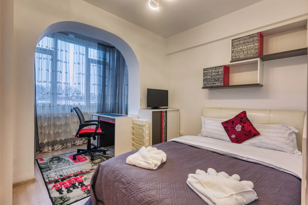 Modern 2 Br In Center Pumo Properties