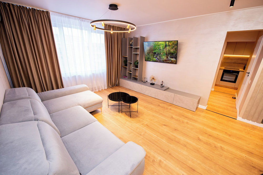 Sakura One Bedroom Apartment Next To Victoria Avenue & Cismigiu Park