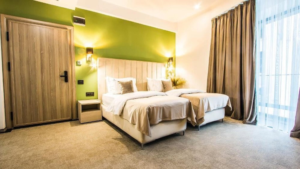 Central Carol Aparthotel1