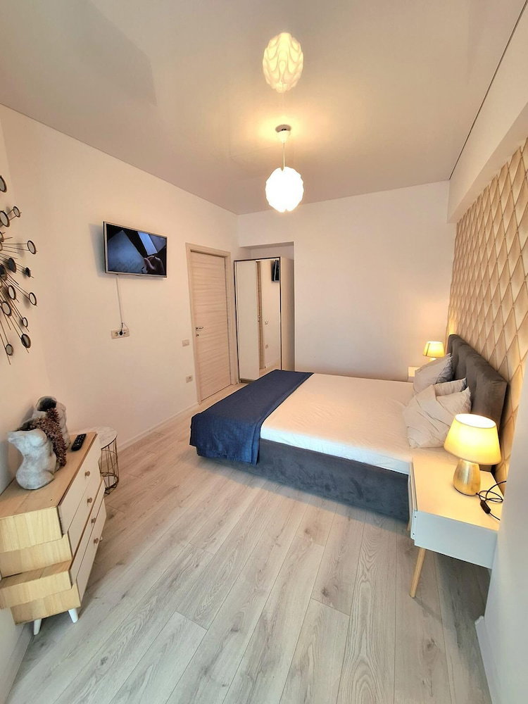 Cnc Zev Apartment