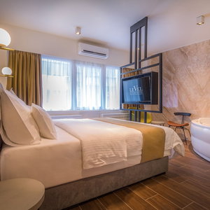 Hotel Level Luxury Suites cazare Stari Grad