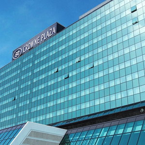 Hotel Crowne Plaza Belgrade By Ihg cazare Novi Beograd
