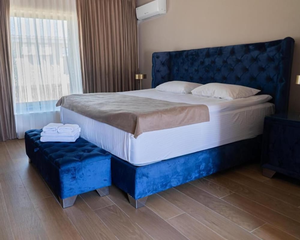 Hotel Black Sea Horses