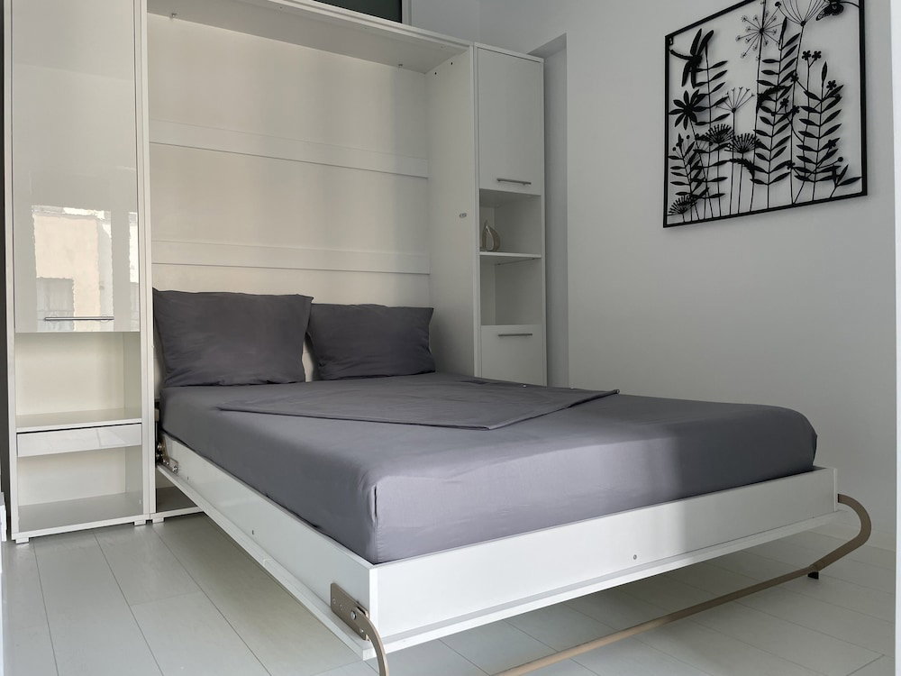 Westpark2 One-Bedroom Suite W5 Lakeview