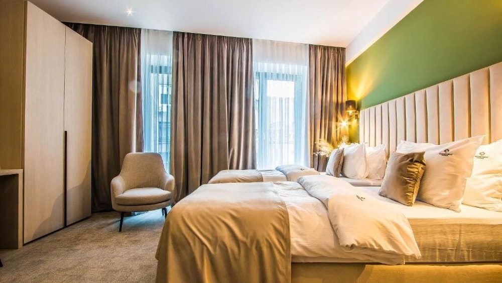 Central Carol Aparthotel