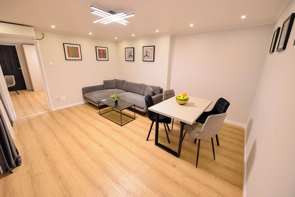 Libra Apartment Two Bedrooms 5 Guests Next To Cismigiu Gardens