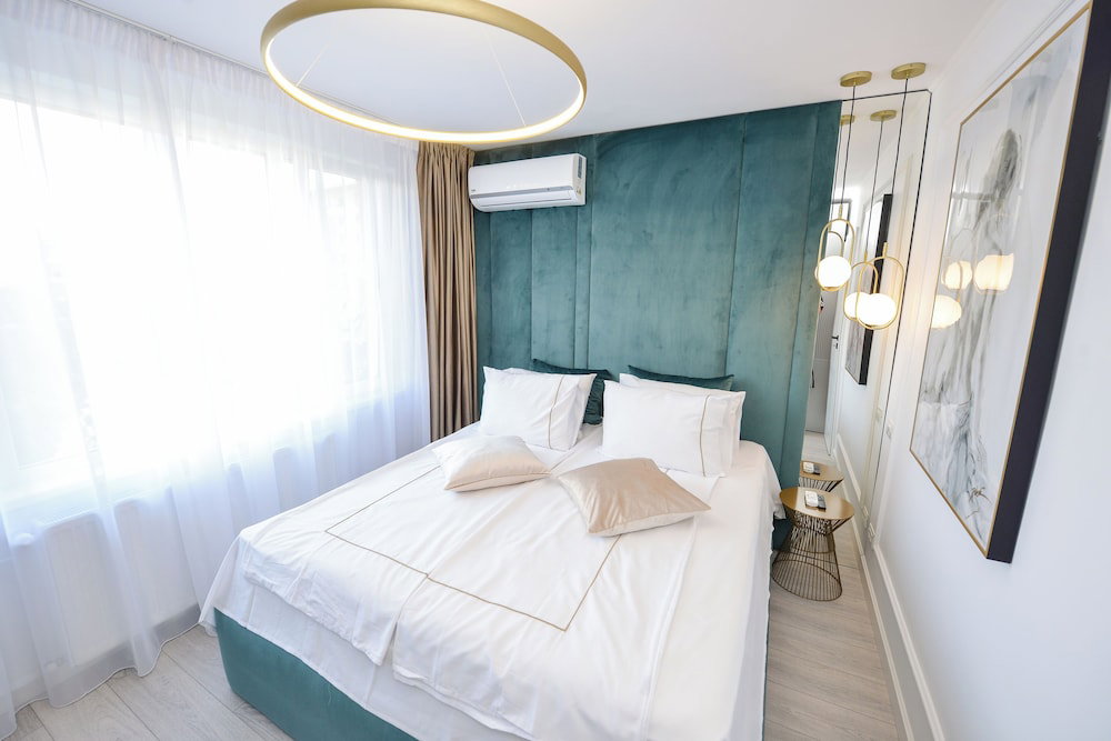 Celeste One Bedroom Apartment Next To Victoria Avenue & Cismigiu Park