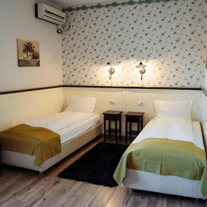 Hotel Piazzetta cazare Judetul Bacau