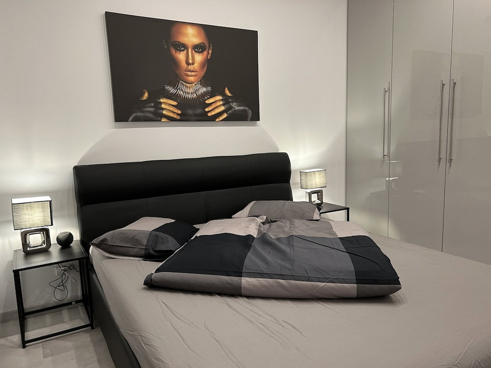 Amazing 2-Room Penthouse Cityview W13