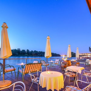 Hotel San Art Floating Hostel&Apartments cazare Novi Beograd
