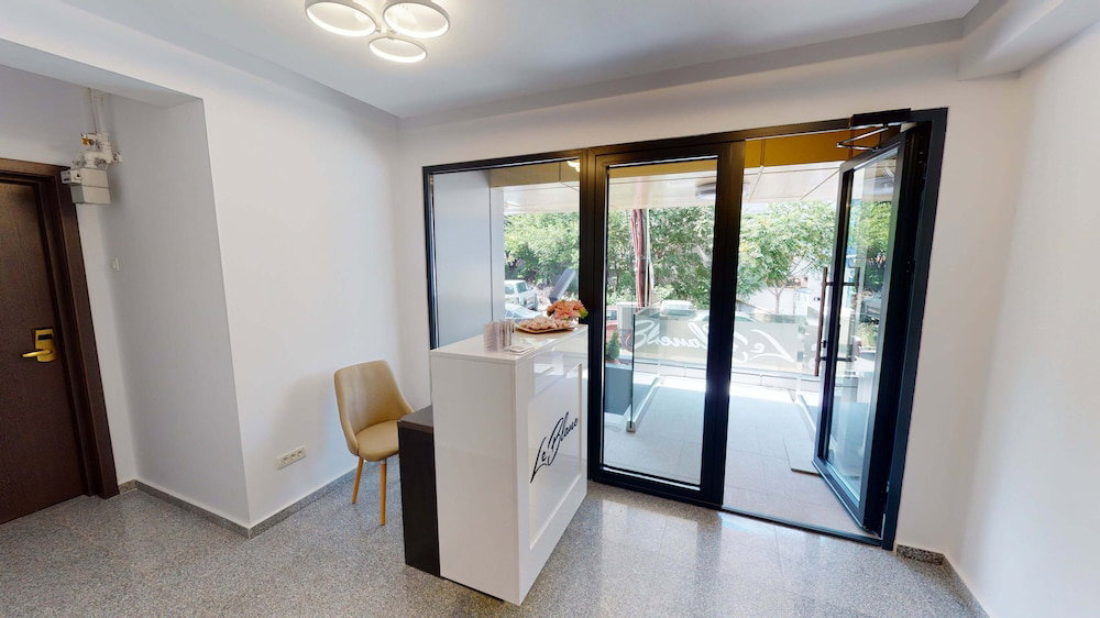 Le Blanc Aparthotel